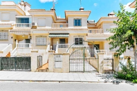 Sale - Town house on 2 levels  - Pinar de Campoverde