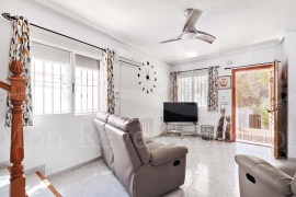 Sale - Semi-detached Villa - Pinar de Campoverde