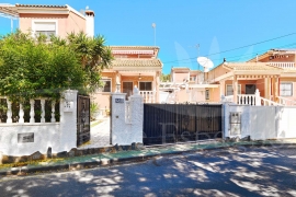 Sale - Semi-detached Villa - Pinar de Campoverde