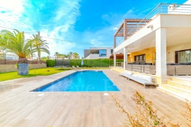 Sale - Villa - Cabo Roig