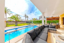 Sale - Villa - Cabo Roig