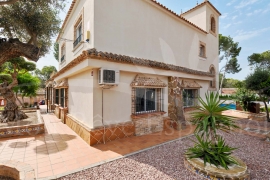 Sale - Villa - Pinar de Campoverde