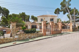 Sale - Villa - Pinar de Campoverde