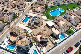 Sale - Villa - Pinar de Campoverde