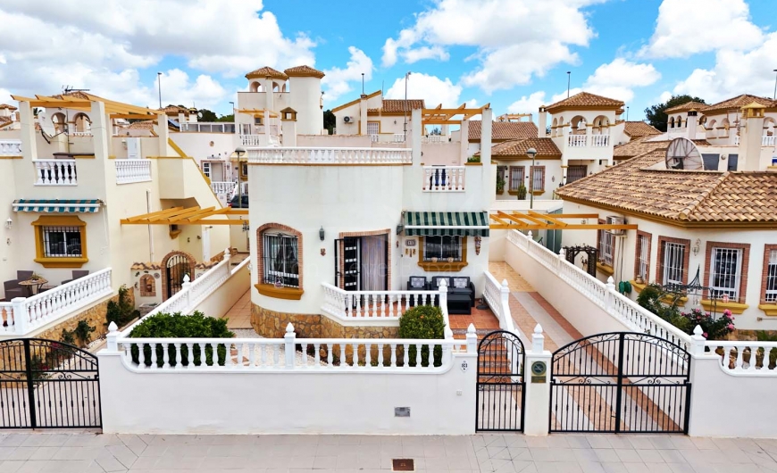 Sale - Villa - Pinar de Campoverde