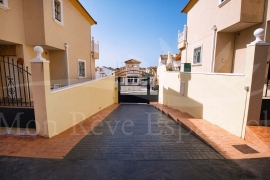 Sale - Semi-detached Villa - Pinar de Campoverde