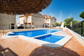 Sale - Semi-detached Villa - Pinar de Campoverde