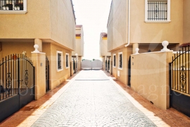 Sale - Semi-detached Villa - Pinar de Campoverde