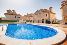 Sale - Semi-detached Villa - Pinar de Campoverde
