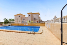 Sale - Semi-detached Villa - Pinar de Campoverde