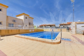 Sale - Semi-detached Villa - Pinar de Campoverde