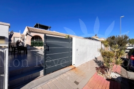 Venta - Chalet semi-adosado - BALSICAS - Sierra Golf