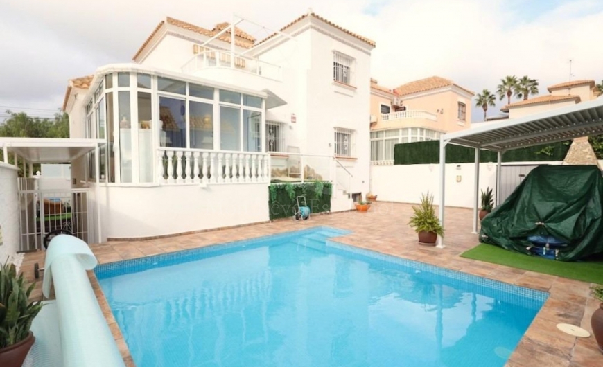 Venta - Chalet - Orihuela costa - Villamartin