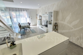 Sale - Town house on 2 levels  - Pilar de la Horadada - Torre de la Horadada