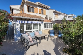 Venta - Chalet semi-adosado - Pilar de la Horadada - Mil Palmeras