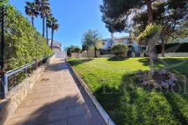 Venta - Chalet semi-adosado - Pilar de la Horadada - Mil Palmeras