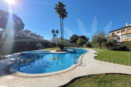 Venta - Chalet semi-adosado - Pilar de la Horadada - Mil Palmeras