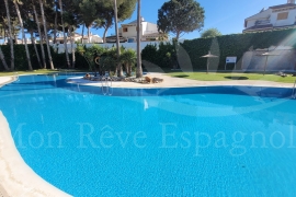 Venta - Chalet semi-adosado - Pilar de la Horadada - Mil Palmeras