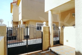 Sale - Semi-detached Villa - Pinar de Campoverde
