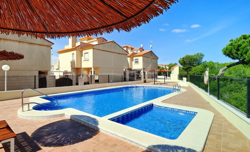 Sale - Semi-detached Villa - Pinar de Campoverde