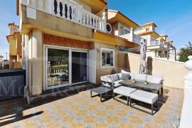 Sale - Semi-detached Villa - Pinar de Campoverde