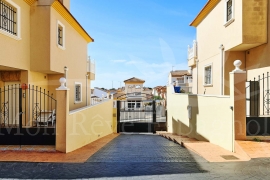 Sale - Semi-detached Villa - Pinar de Campoverde