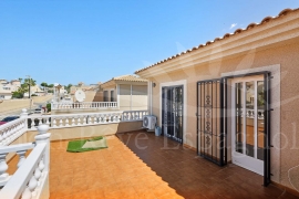 Venta - Chalet semi-adosado - Pinar de Campoverde