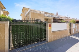 Venta - Chalet semi-adosado - Pinar de Campoverde