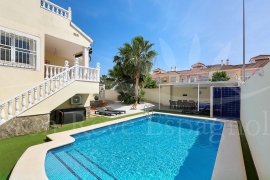 Venta - Chalet - Pinar de Campoverde