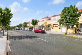 Venta - Chalet semi-adosado - Pinar de Campoverde