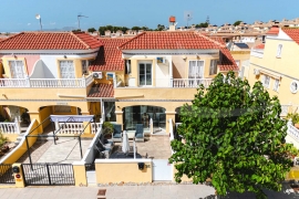 Venta - Chalet semi-adosado - Pinar de Campoverde
