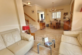 Venta - Chalet semi-adosado - Pilar de la Horadada - Mil Palmeras