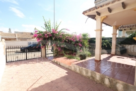 Sale - Semi-detached Villa - Orihuela costa - Playa Flamenca